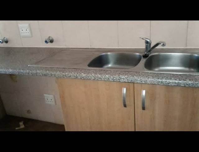 2 bed property to rent in REYNO RIDGE
